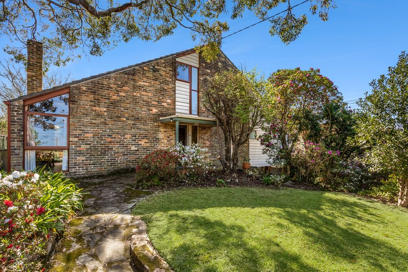 Photo - 4 Donegal Road, Killarney Heights NSW 2087 - Image 6