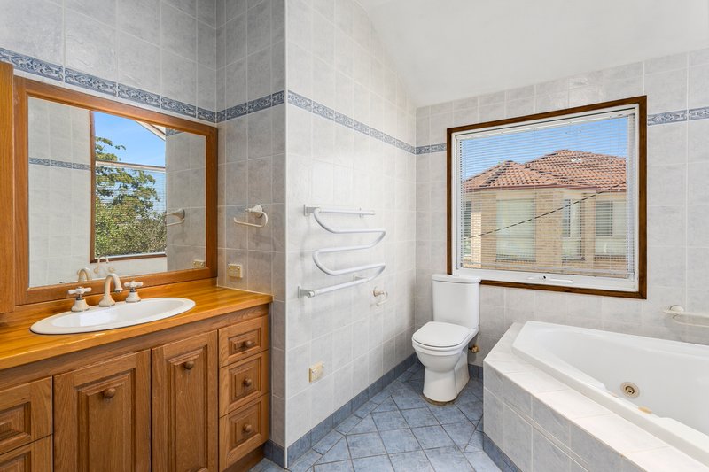 Photo - 4 Donegal Road, Killarney Heights NSW 2087 - Image 7