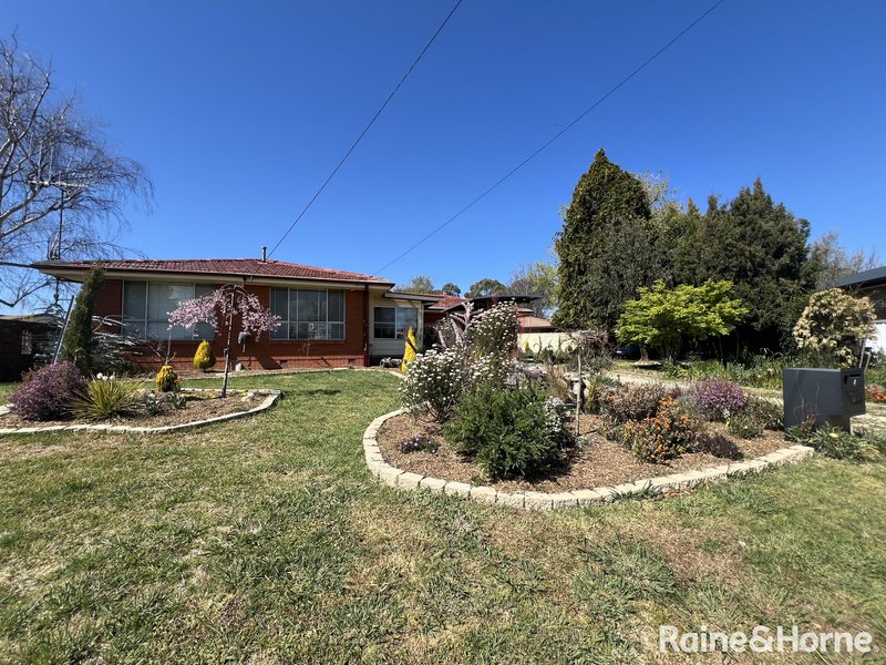 Photo - 4 Dougherty Place, Orange NSW 2800 - Image 1