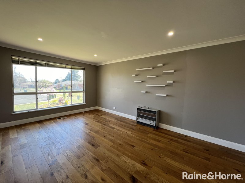 Photo - 4 Dougherty Place, Orange NSW 2800 - Image 10