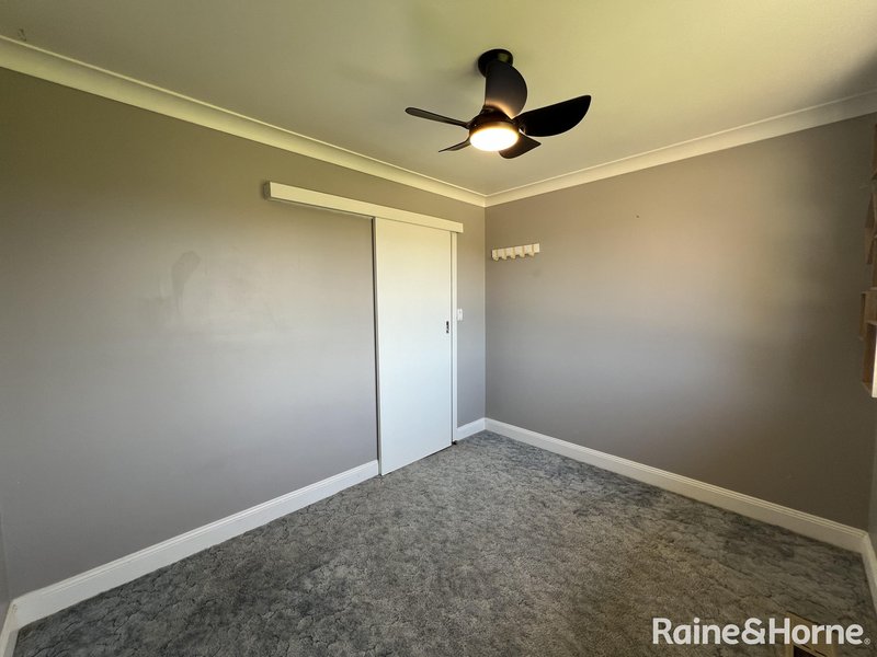 Photo - 4 Dougherty Place, Orange NSW 2800 - Image 11