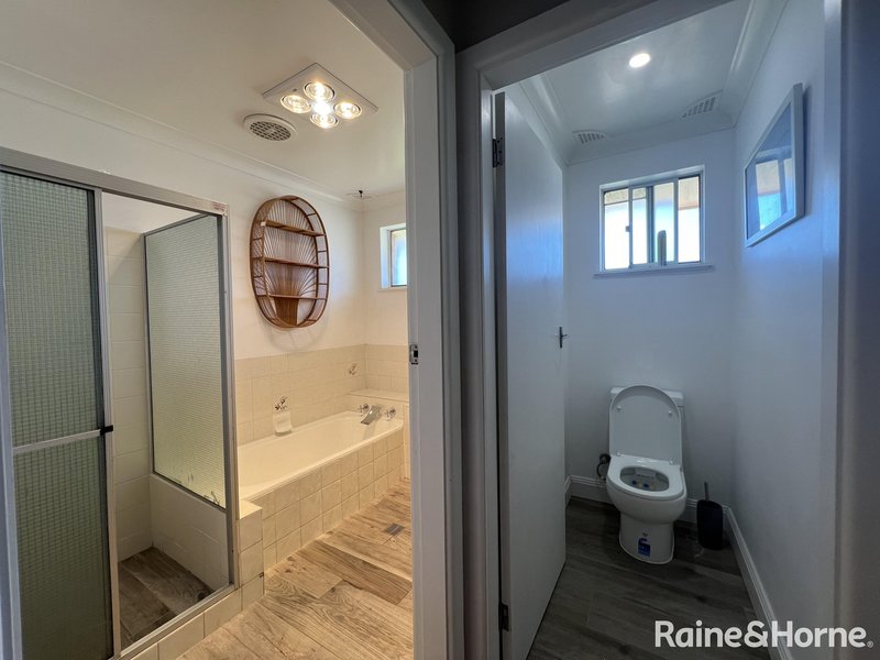 Photo - 4 Dougherty Place, Orange NSW 2800 - Image 15