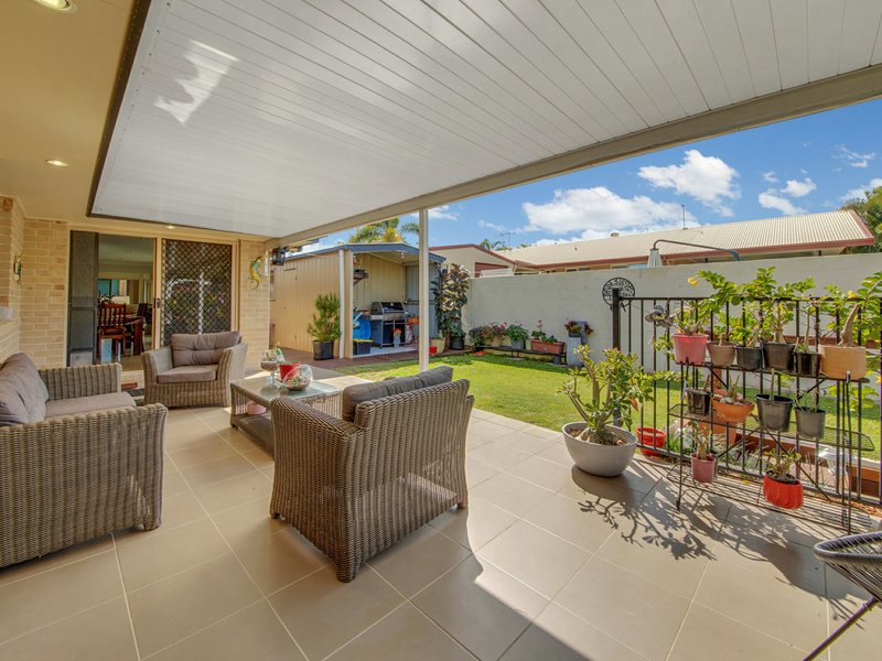 Photo - 4 Douglas Street, Tannum Sands QLD 4680 - Image 3