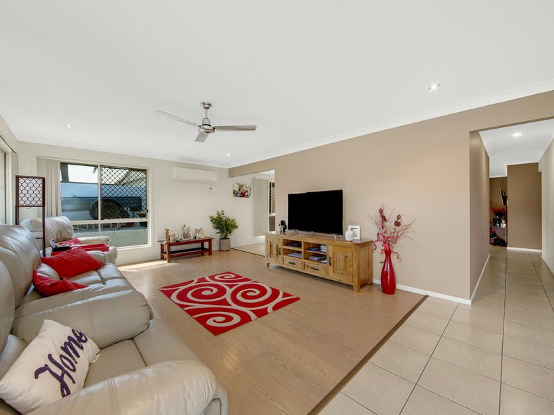 Photo - 4 Douglas Street, Tannum Sands QLD 4680 - Image 4