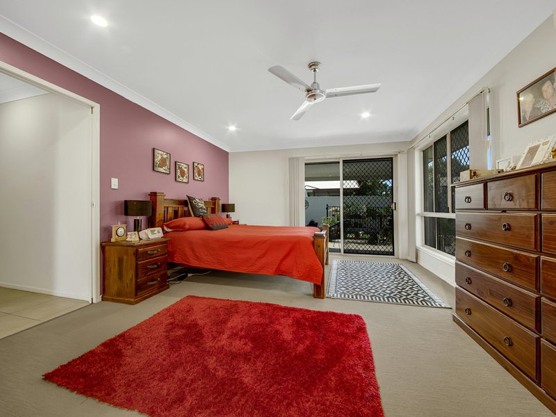 Photo - 4 Douglas Street, Tannum Sands QLD 4680 - Image 9