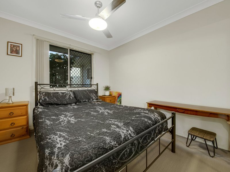 Photo - 4 Douglas Street, Tannum Sands QLD 4680 - Image 12