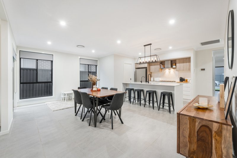 Photo - 4 Driftway Street, Austral NSW 2179 - Image 6