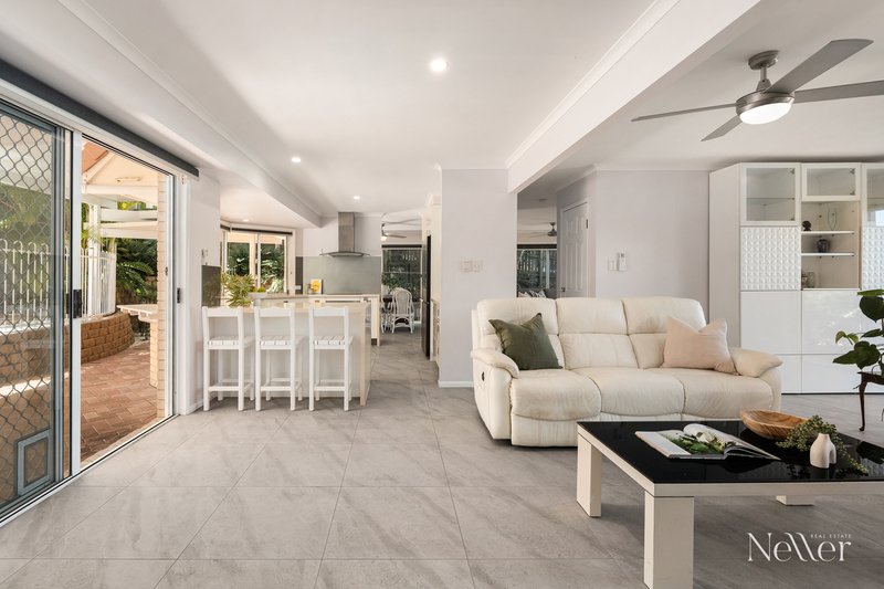 Photo - 4 Driftwood Drive, Castaways Beach QLD 4567 - Image 3