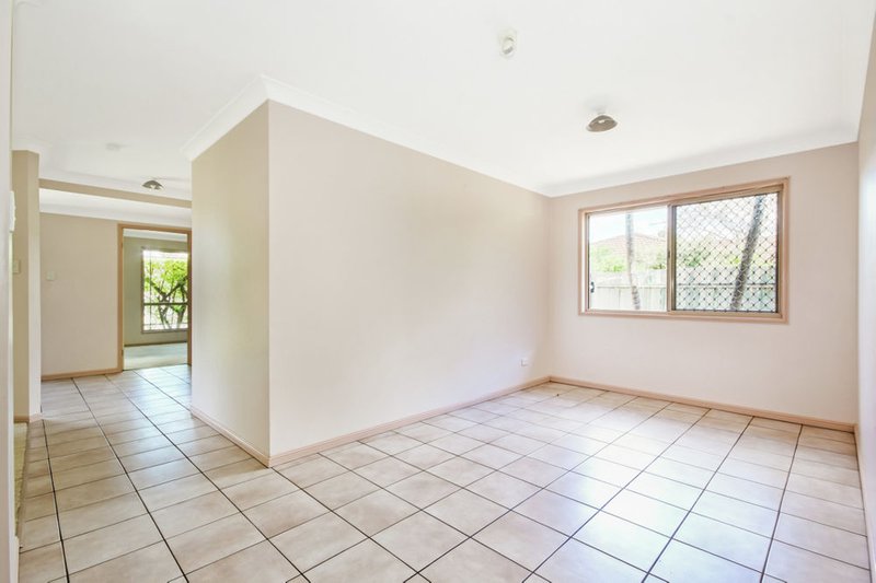 Photo - 4 Dufay Court, Burpengary QLD 4505 - Image 4