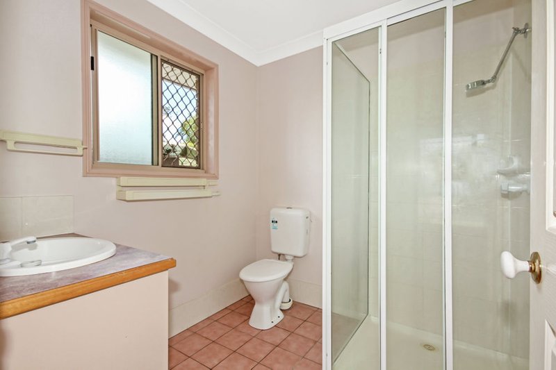 Photo - 4 Dufay Court, Burpengary QLD 4505 - Image 12