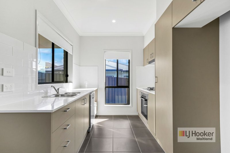 Photo - 4 Duguid Street, Farley NSW 2320 - Image 2