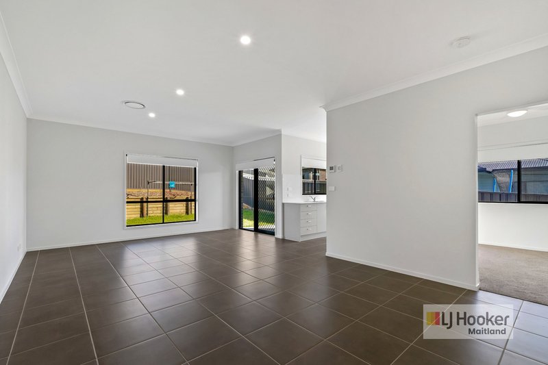 Photo - 4 Duguid Street, Farley NSW 2320 - Image 3