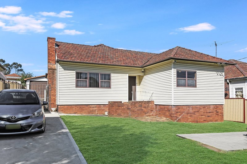 4 Dunbar Avenue, Regents Park NSW 2143