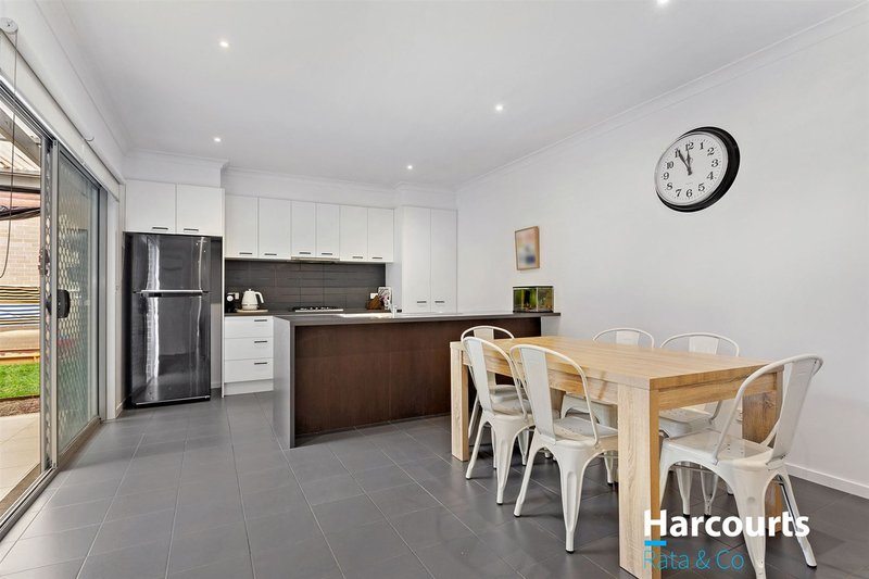 Photo - 4 Dunolly Street, Epping VIC 3076 - Image 3