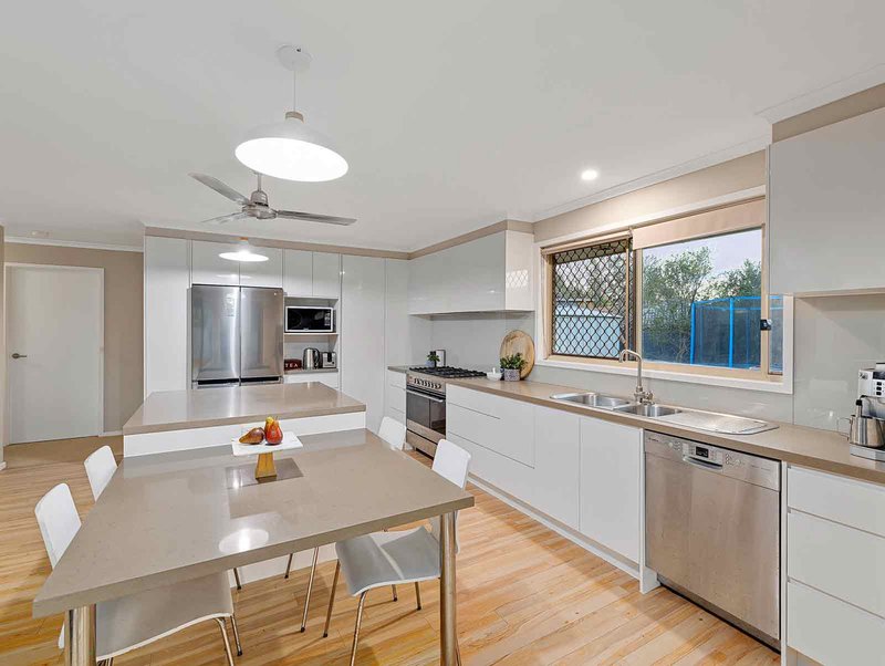 Photo - 4 Duntreath Street, Keperra QLD 4054 - Image 3