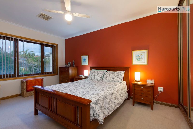 Photo - 4 Duntroon Close, Hallett Cove SA 5158 - Image 10