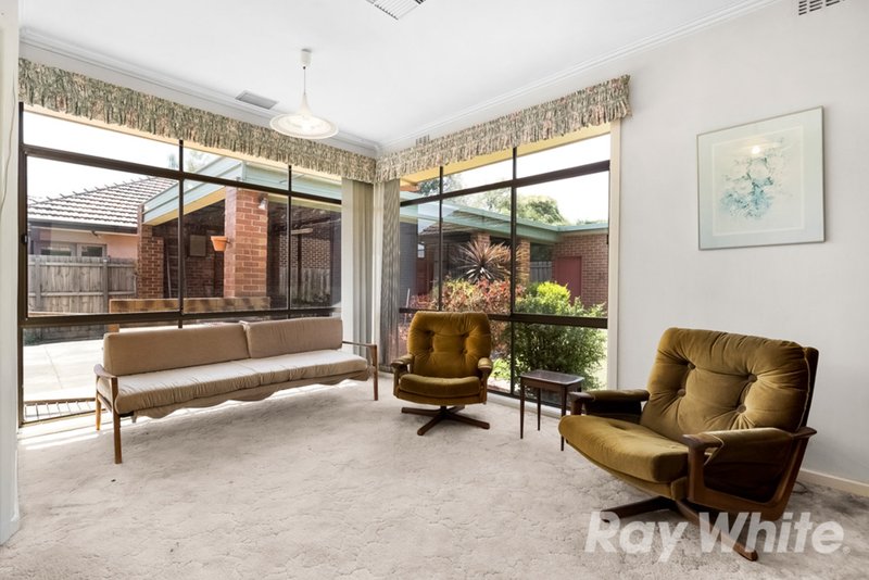 Photo - 4 Durward Road, Malvern East VIC 3145 - Image 4