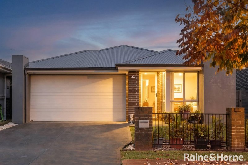 Photo - 4 Dusty Way, Catherine Field NSW 2557 - Image 1