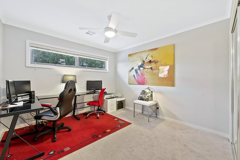 Photo - 4 Eaglehawk Drive, Berwick VIC 3806 - Image 14