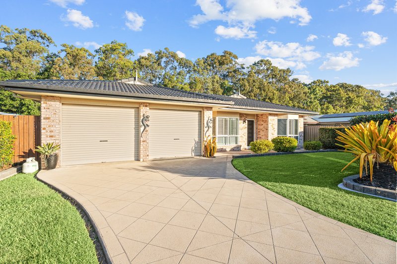 Photo - 4 Earls Court, Point Vernon QLD 4655 - Image 1