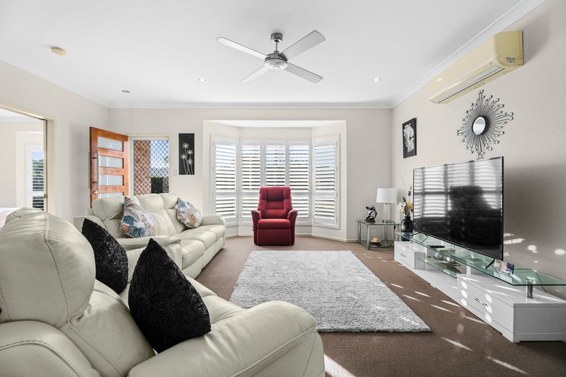 Photo - 4 Earls Court, Point Vernon QLD 4655 - Image 3