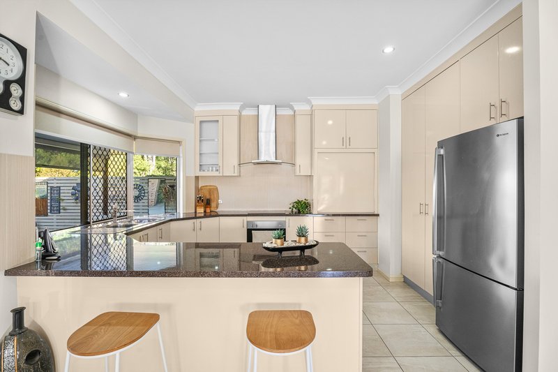 Photo - 4 Earls Court, Point Vernon QLD 4655 - Image 6