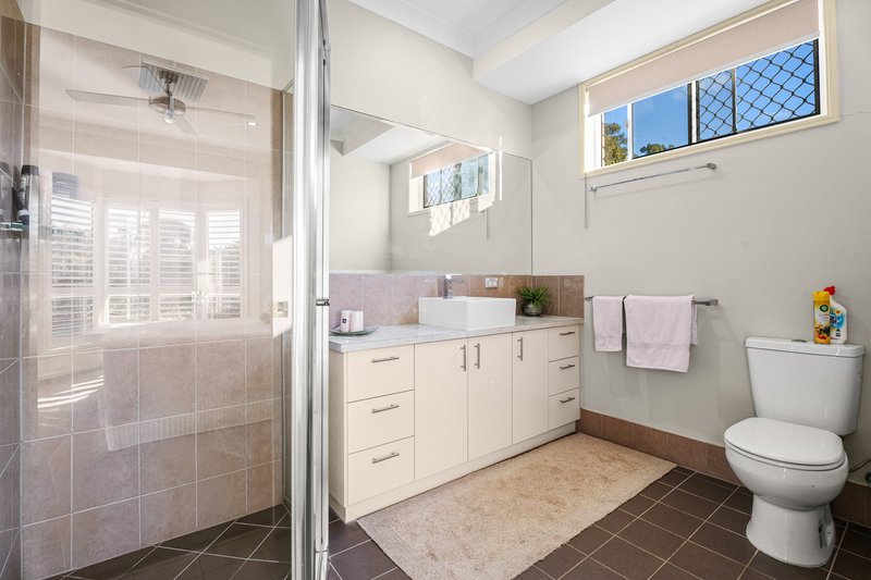 Photo - 4 Earls Court, Point Vernon QLD 4655 - Image 9
