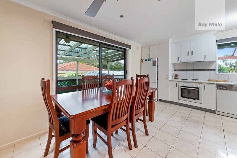 Photo - 4 Eastgate Road, Craigieburn VIC 3064 - Image 5