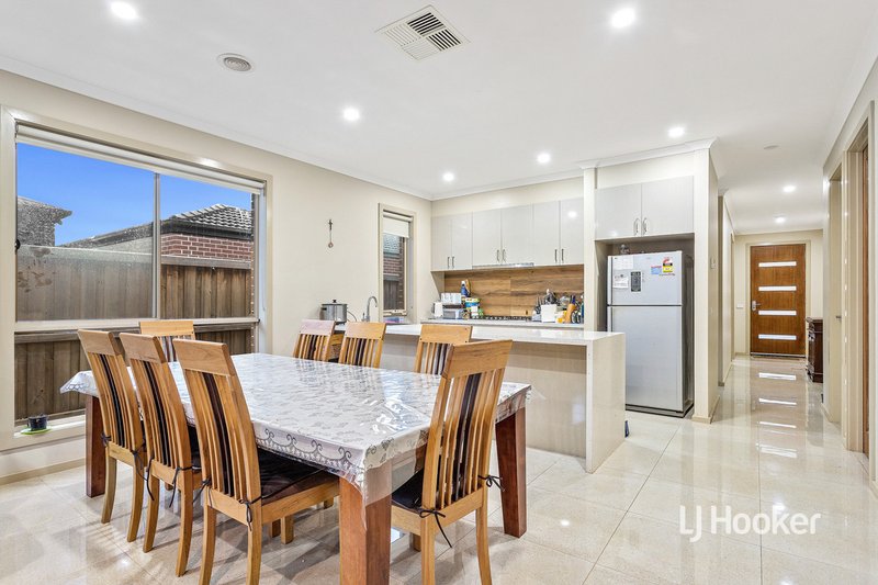 Photo - 4 Eastwood Street, Truganina VIC 3029 - Image 7