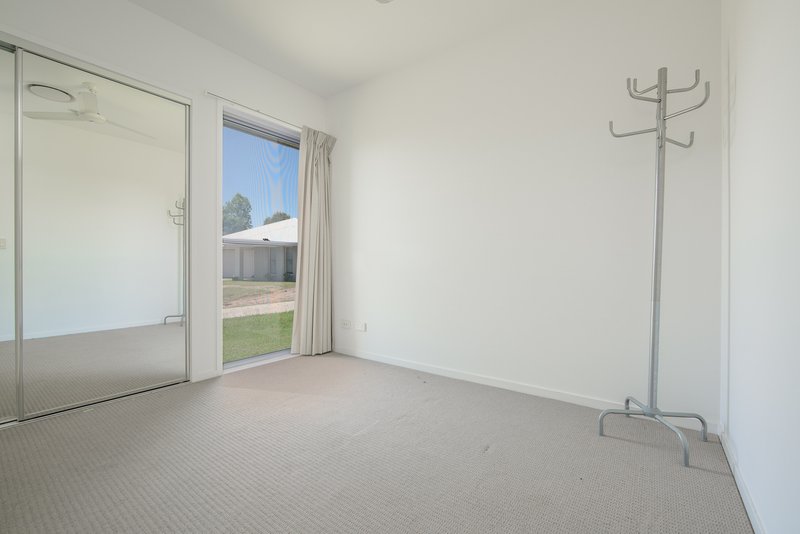 Photo - 4 Eccles Close, Kirkwood QLD 4680 - Image 14