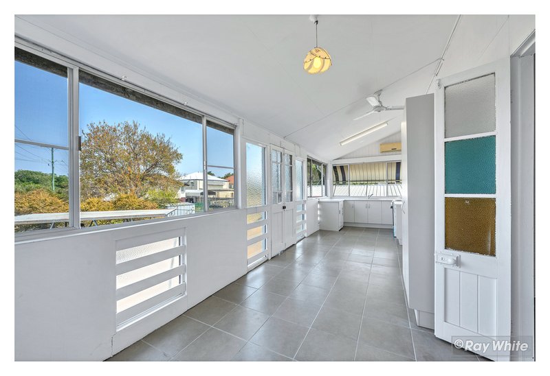 Photo - 4 Edgar Street, Park Avenue QLD 4701 - Image 4