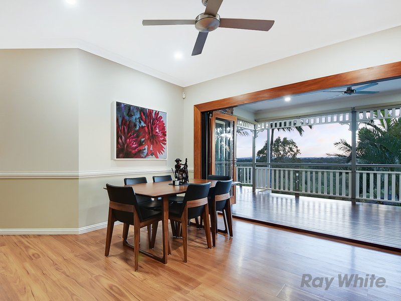 Photo - 4 Edgewater Court, Murrumba Downs QLD 4503 - Image 9