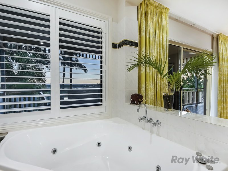 Photo - 4 Edgewater Court, Murrumba Downs QLD 4503 - Image 12