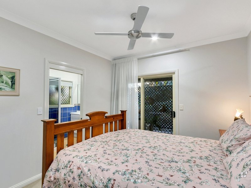 Photo - 4 Edgewater Court, Murrumba Downs QLD 4503 - Image 13