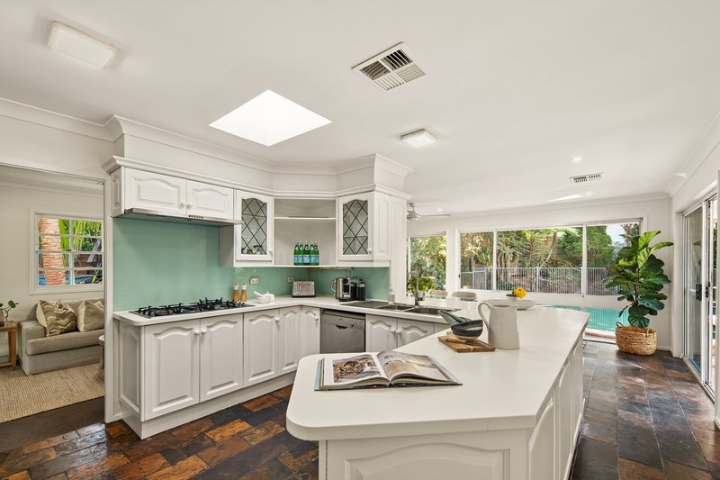 Photo - 4 Edgewood Place, St Ives NSW 2075 - Image 11
