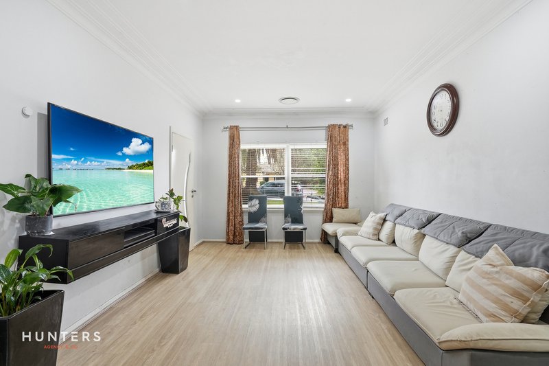 Photo - 4 Edna Avenue, Toongabbie NSW 2146 - Image 2