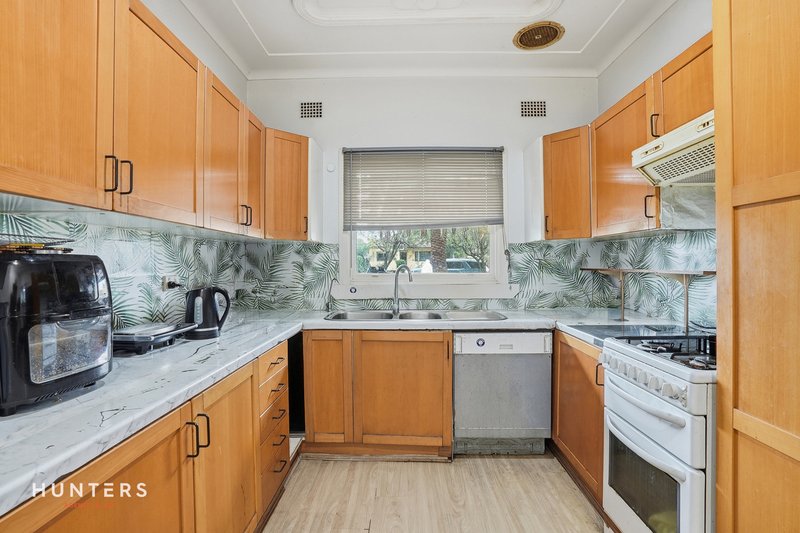 Photo - 4 Edna Avenue, Toongabbie NSW 2146 - Image 3