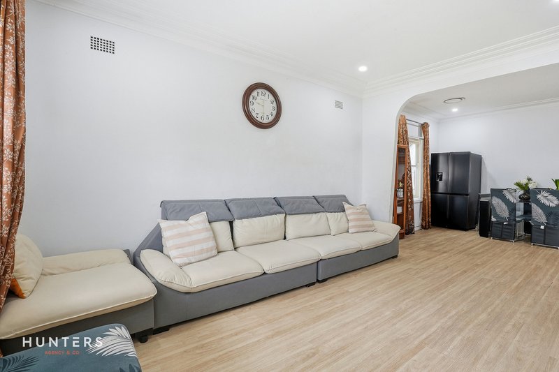 Photo - 4 Edna Avenue, Toongabbie NSW 2146 - Image 6