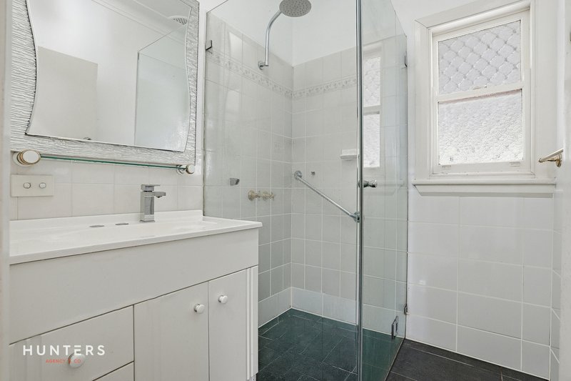 Photo - 4 Edna Avenue, Toongabbie NSW 2146 - Image 9