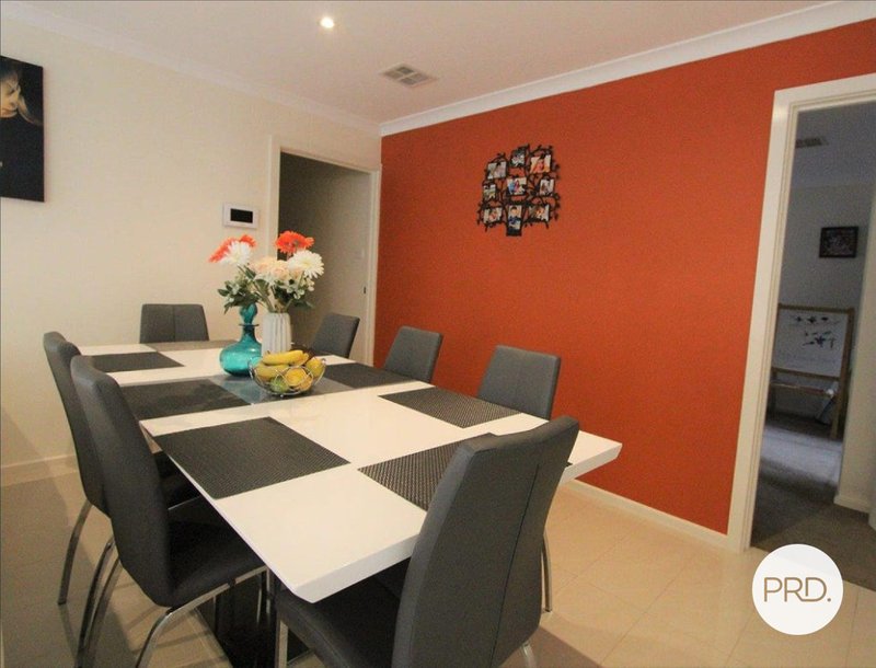 Photo - 4 Edna Thompson Crescent, Casey ACT 2913 - Image 5