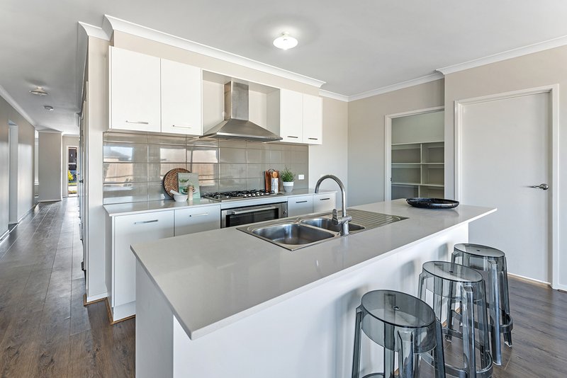 Photo - 4 Edson Road, Mickleham VIC 3064 - Image 11