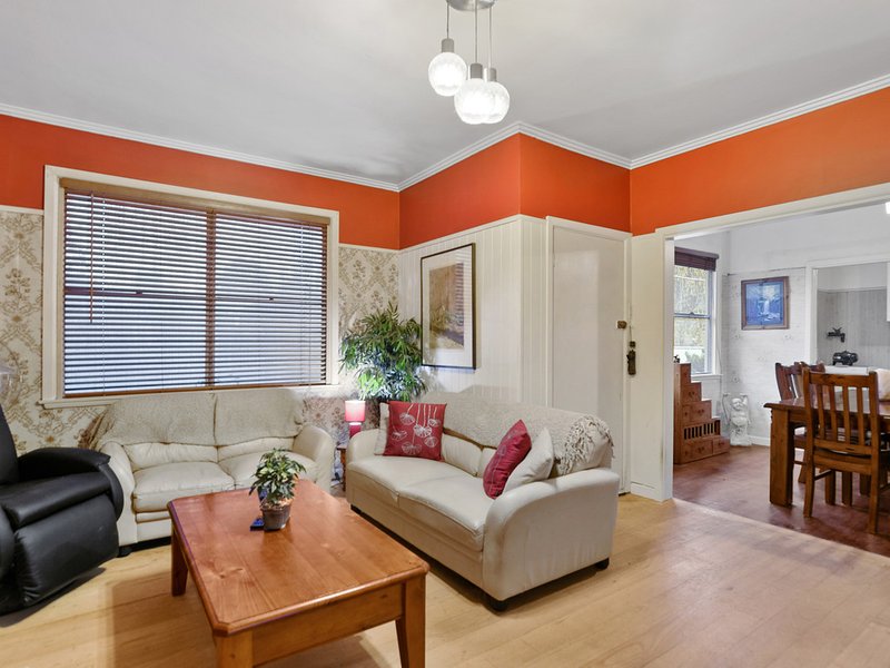 Photo - 4 Edward Street, Benalla VIC 3672 - Image 3