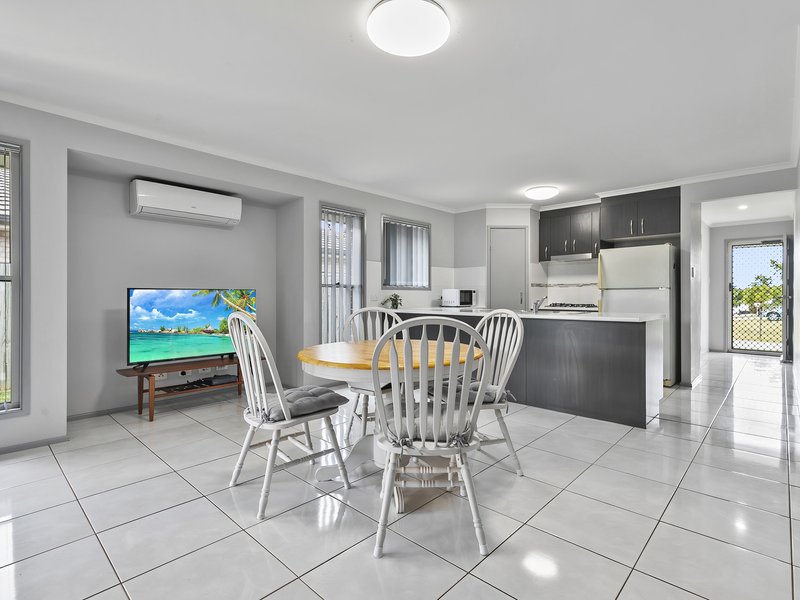 Photo - 4 Eel Pl , Bongaree QLD 4507 - Image 9