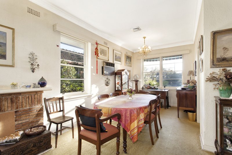 Photo - 4 Ella Street, Murrumbeena VIC 3163 - Image 3