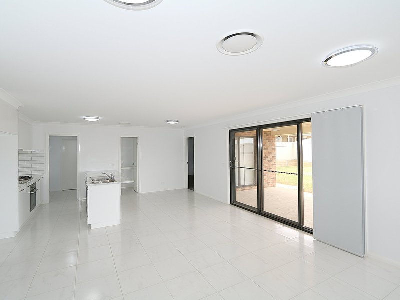 Photo - 4 Ellerslie Street, Gobbagombalin NSW 2650 - Image 3