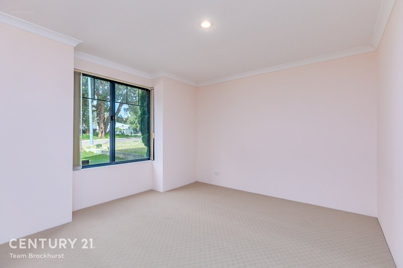 Photo - 4 Ellis Road, Kardinya WA 6163 - Image 7