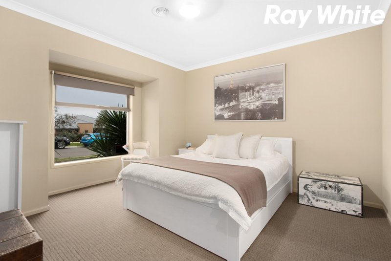 Photo - 4 Embling Street, Pakenham VIC 3810 - Image 2