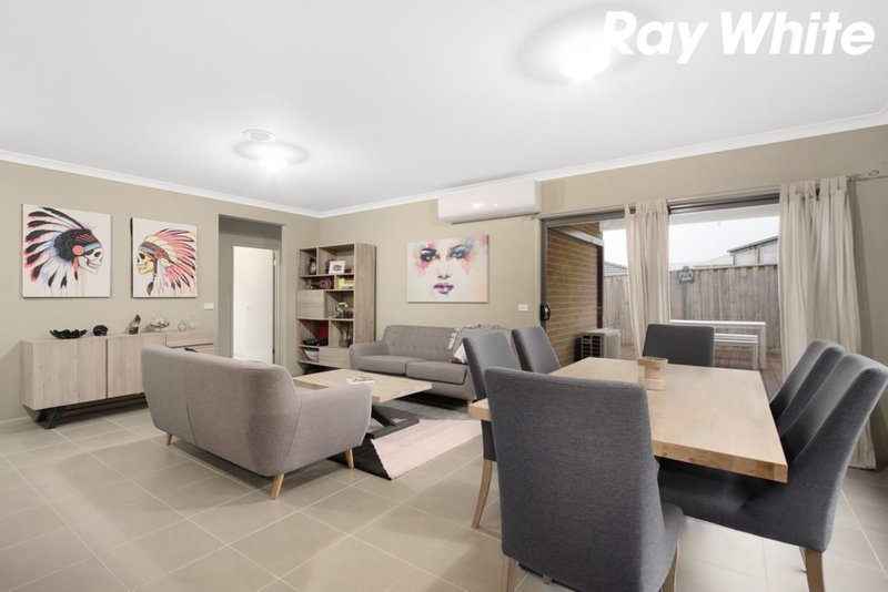 Photo - 4 Embling Street, Pakenham VIC 3810 - Image 5