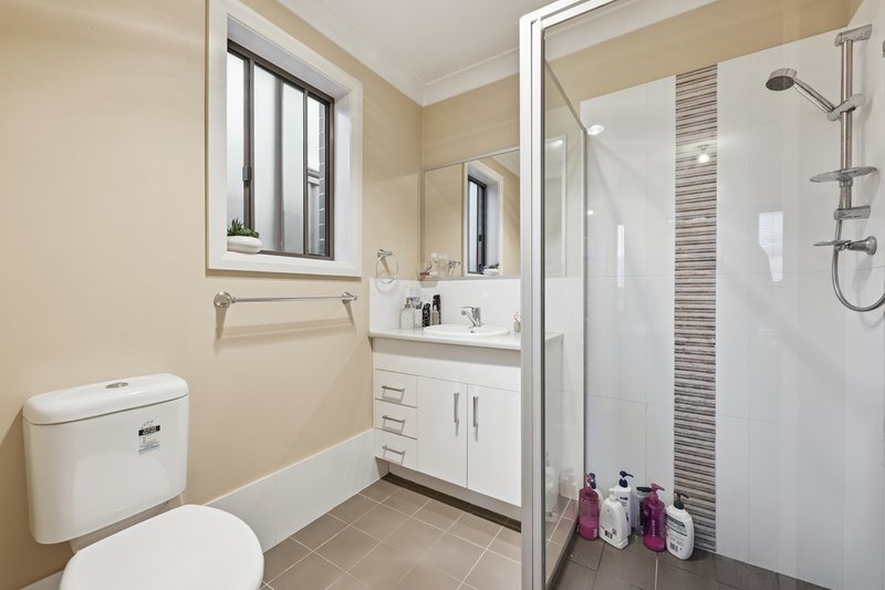 Photo - 4 Emmaville Street, Orange NSW 2800 - Image 7