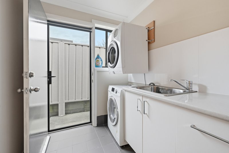 Photo - 4 Emmaville Street, Orange NSW 2800 - Image 16